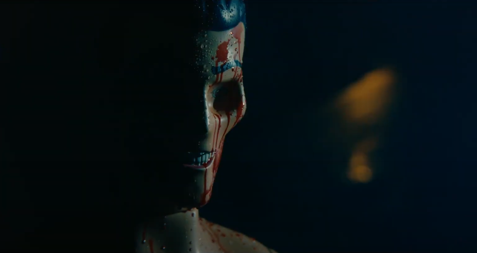 El final de la película “Don't Look Away” (2023) explica: ¿Podrás deshacerte del maniquí?